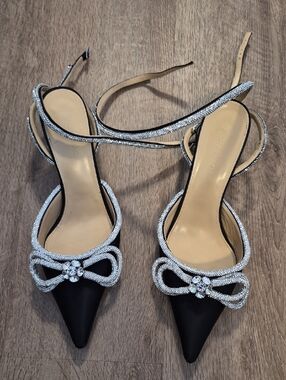 Mach & Mach Black Pointed-Toe Crystal Bow Ankle Tie Heels. Size 42